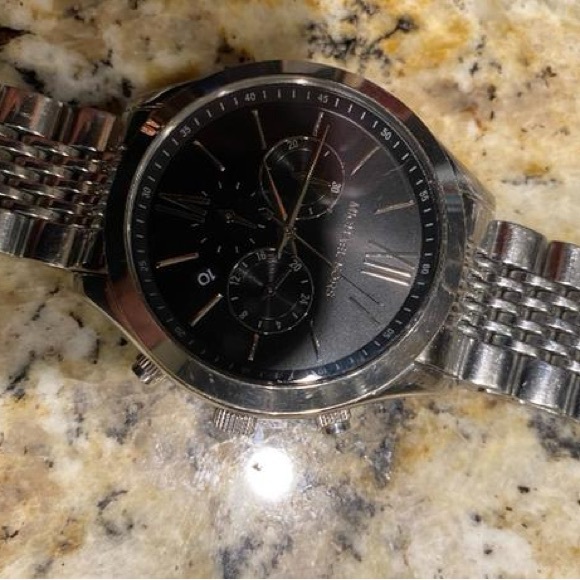 Watch - Picture 3 of 7